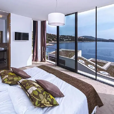 Villa Kamera *